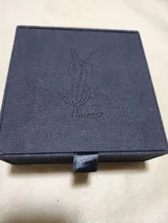 ☆Yves Saint Laurent☆ ミラー付き化粧ボックス　非売品