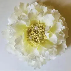 髪飾り 花　フラワー　ホワイト　ヘアクリップ　大きめ　ヘアアクセサリー　パール付