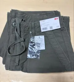 ユニクロ ベイカーパンツ S オリーブ