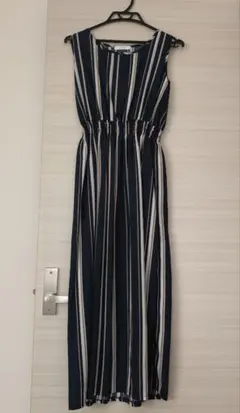 fifth ワンピース ネイビー 白とベージュのストライプ ノースリーブ 薄手