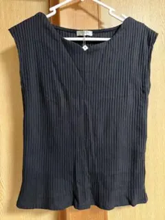 【新品未使用タグつき】AG by aquagirl ノースリーブトップスのサムネイル