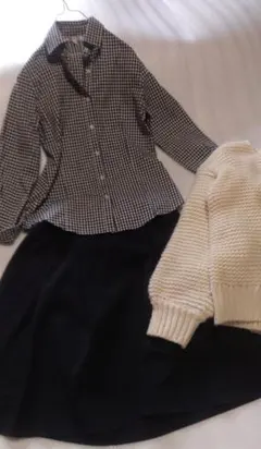 ビジネスセットアップ⑨　モノトーンシャツ&サテンスカート