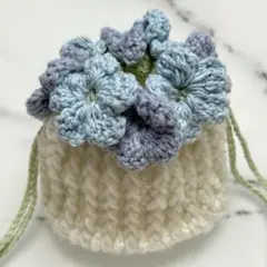 ネモフィラの巾着　ハンドメイド　ニット