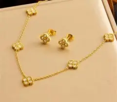 2セット★クローバーゴールド ラスト1 サージカルステンレス ピアスネックレス