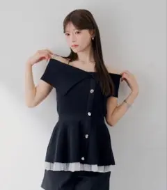 新品未使用【SALON by Chico】オフショルレイヤードペプラムニット