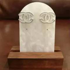 ピアス　CCロゴ