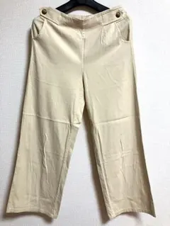 ベージュ ストレートレッグ チノパン　Mサイズ