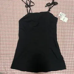 黒 ストラップ付きキャミソール