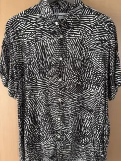 【美品】ZARA レギュラーフィット 半袖シャツ ブラック/ホワイト