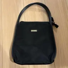 ブラックナイロンハンドバッグ
