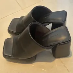 CHARLES & KEITH 厚底サンダル ブラックのサムネイル