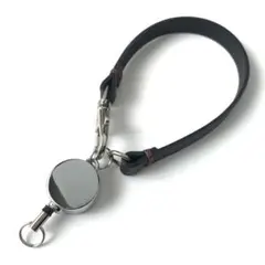 【レザー製】伸縮可能なリール付ハンドストラップ　パスケース用　黒ブラック　糸茶色