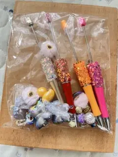 カスタムボールペン　ビーズ　４本分　ハンドメイドに　パーツ