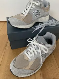 New Balance M2002RCS グレー/ベージュ　23.5㎝　美品 New Balance M2002RCS グレー/ベージュ 23.5㎝ 美品 - メルカリ