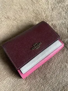 【本日限り年始SALE】COACH バーガンディ ピンク 二つ折り財布