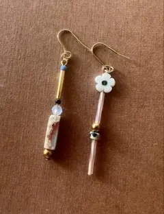 天然石とビーズのアシンメトリー　ハンドメイドピアス