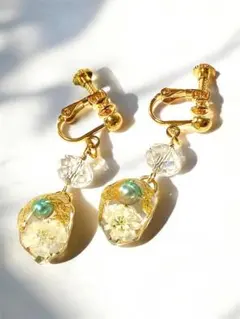 の*ん様 レジンアクセサリー＊カスミソウ入りイヤリング＊パール入り