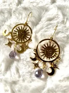 アンティーク風 太陽 月 星 モチーフ ピアス ゴールド