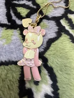 サマンサタバサ サマンサベガ クマのリボン付きチャーム