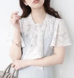 natural couture ゴールドバー付きボウタイブラウスのサムネイル