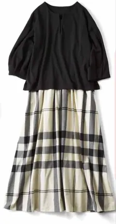 未使用　リブインコンフォート　チェックスカートワンピースとトップスセット　MT