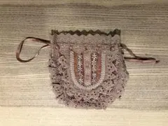 ピンク系刺繍フリル巾着袋