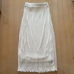 アイボリー プリーツロングスカート