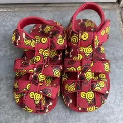 キッズ用 赤と黄色の柄 サンダル