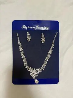 ブライダルネックレス　イヤリング