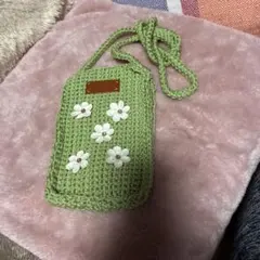 ハンドメイド携帯ポシェット グリーンの花畑がスウィング