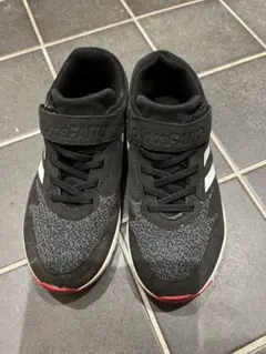 adidas キッズスニーカー 黒/グレー　23.5cm