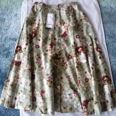 INGEBORG花柄＆チェックフレアスカート 若草色 ボタン共布付 新品未使用品