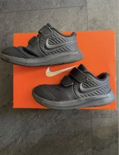 NIKE キッズ スニーカー ブラック スターランナー2のサムネイル
