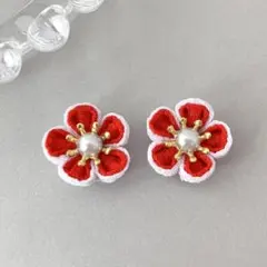 no.949 紅白　花ピアス　イヤリング　和風　つまみ細工　赤　振袖　成人式