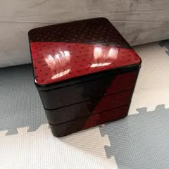 重箱　幾何学模様　赤と黒　3層重箱　箱あり