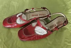 miu miu エナメル Tストラップ パンプス レッドのサムネイル