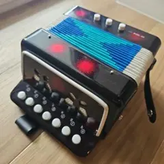 ミニ アコーディオン 7ボタン 楽器のサムネイル