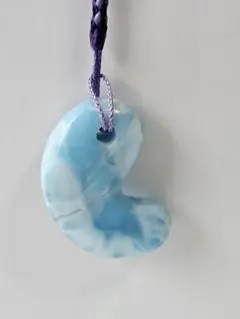 美品　　ラリマー勾玉　　　　　世界三大ヒーリング石
