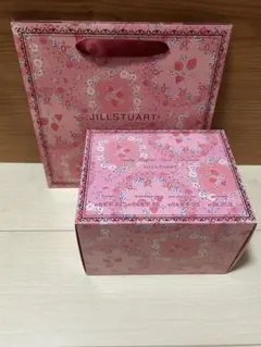 ジルスチュアート　クリスマスコフレ　2025　コスメ　ギルティパフェタイム