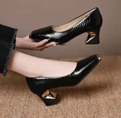 【新品未使用】パンプス スクエアトゥ チャンキー ヒール 歩きやすい　24.0