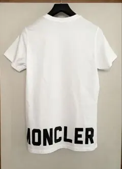 モンクレール　バックプリントTシャツ　Ｓ　美品のサムネイル