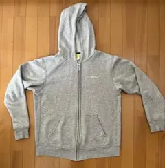 グレー パーカー