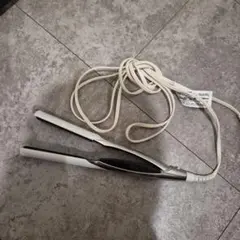 ホワイト ストレートヘアアイロン