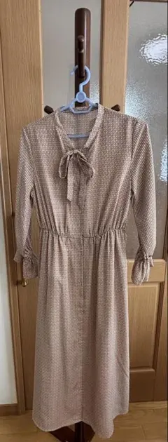 GUドット柄ロングワンピース 長袖 新品未使用