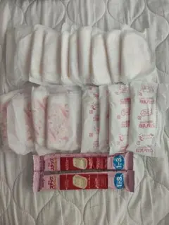 明治meiji ステップらくらくキューブ 2本セットと母乳パッド18枚のセットのサムネイル