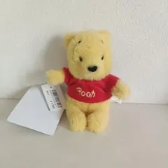 新品タグ付　東京ディズニーリゾート　くまのプーさん ふわモコ　ぬいぐるみバッジ