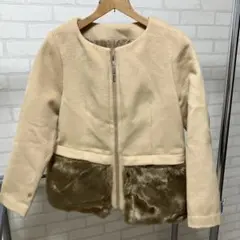 CECIL McBee ベージュ ファー切り替え ノーカラー ジャケットのサムネイル