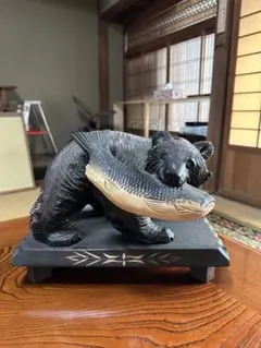 北海道の木彫の熊 伝統工芸品
