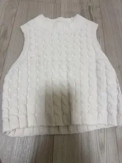 ケーブルニット トップス