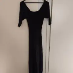 ブラックオフショルダーニットロングワンピース